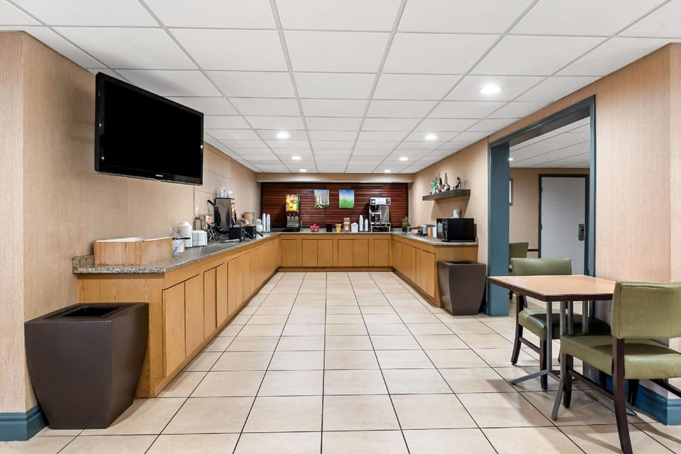 Suburban Studios Slidell I-10 Hotel in Slidell