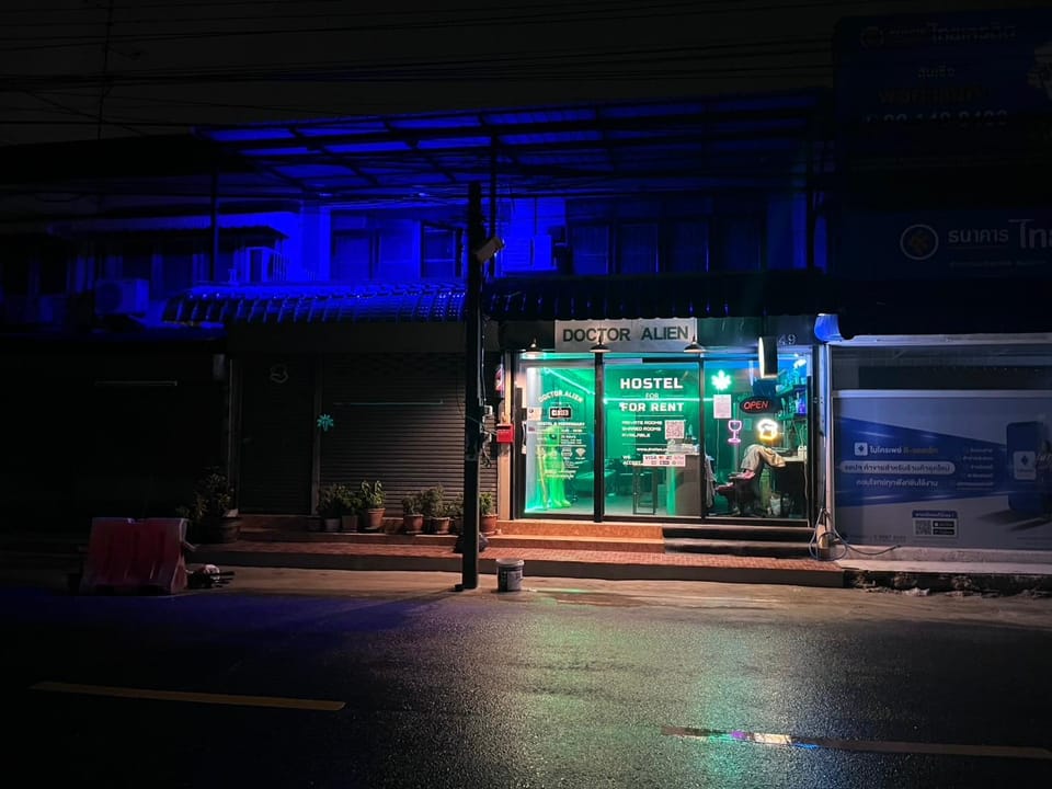 Doctor Alien Hostel Hostel in Bangkok