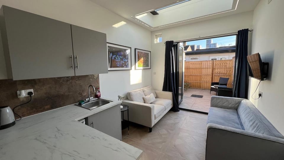 Luxurious London Studios Hotel in Harrow
