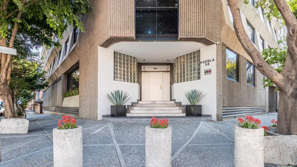 Uniko Living Roma Hotel in Mexico City