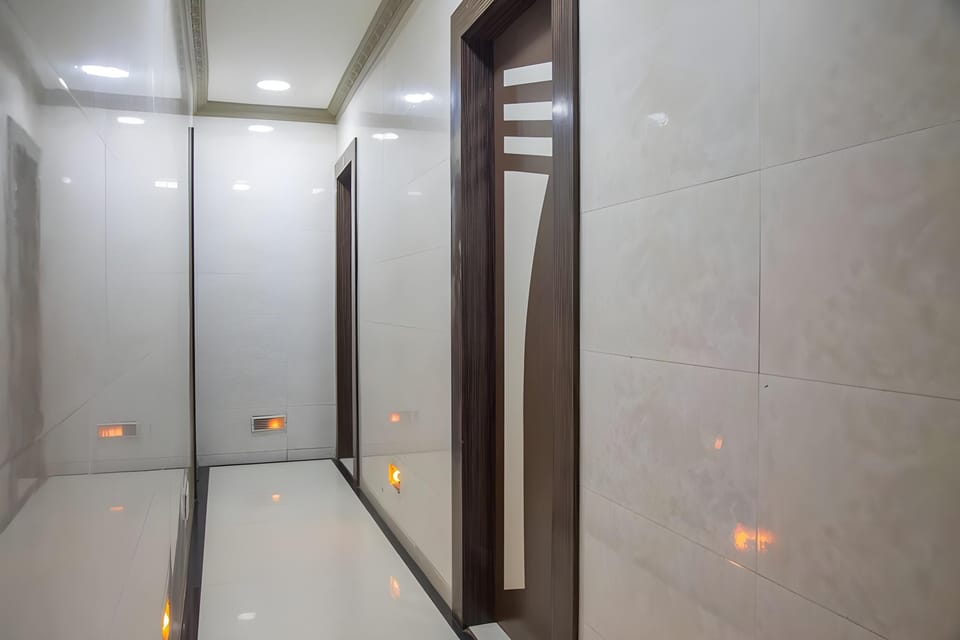 Relax Guest House Hotel in Mumbai