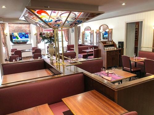 Le CESAR HOTEL Hotel in Clermont-Ferrand