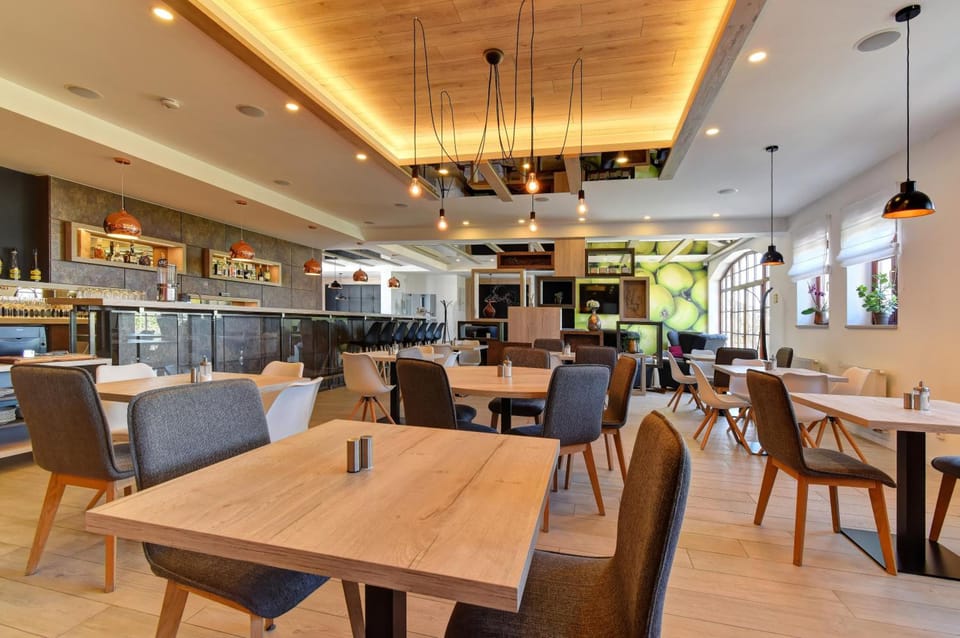 Shared lounge/TV area