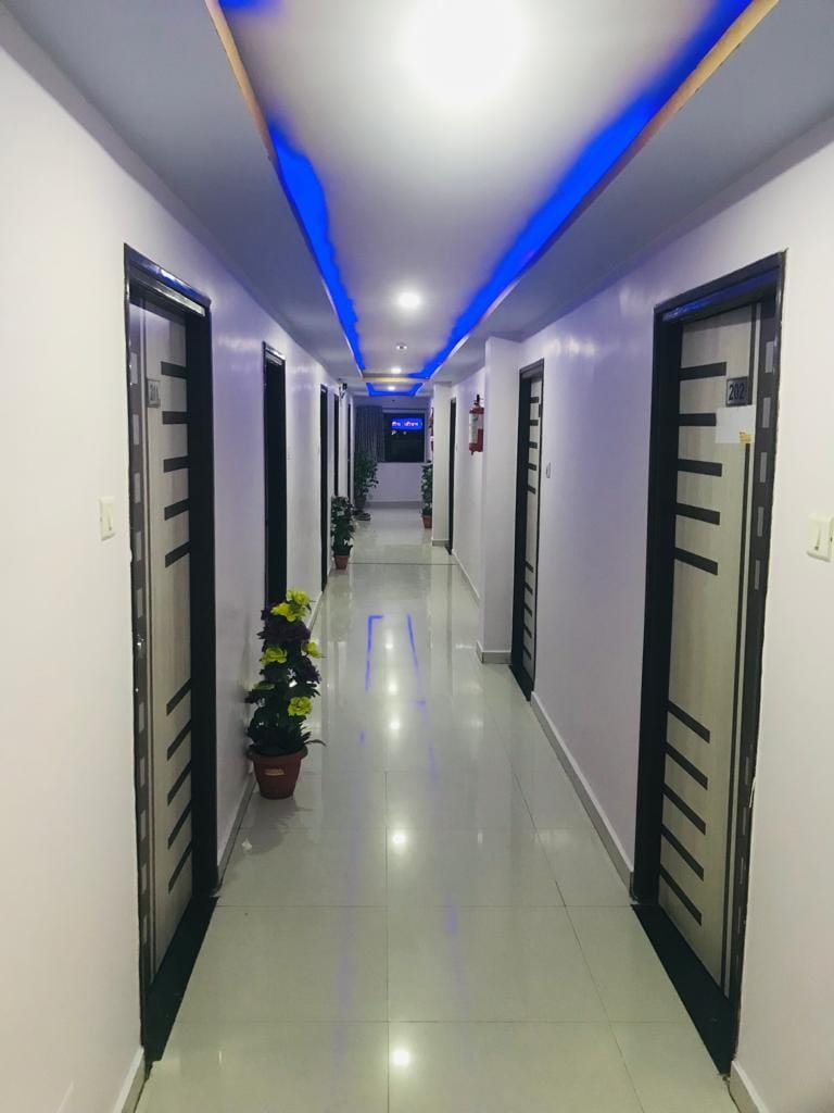 HOTEL ROYAL NIGHT Hotel in Ahmedabad