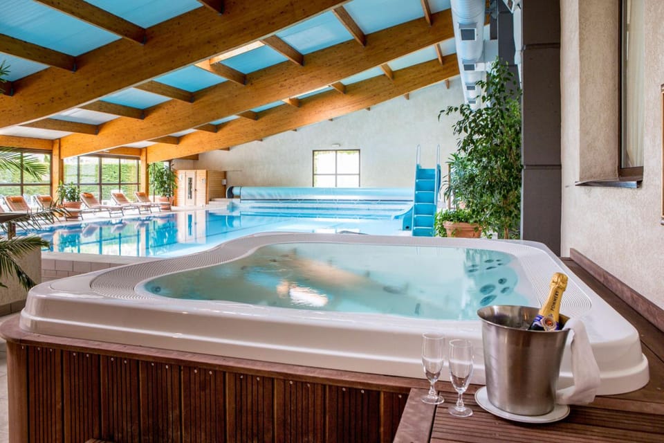 Hot tub
