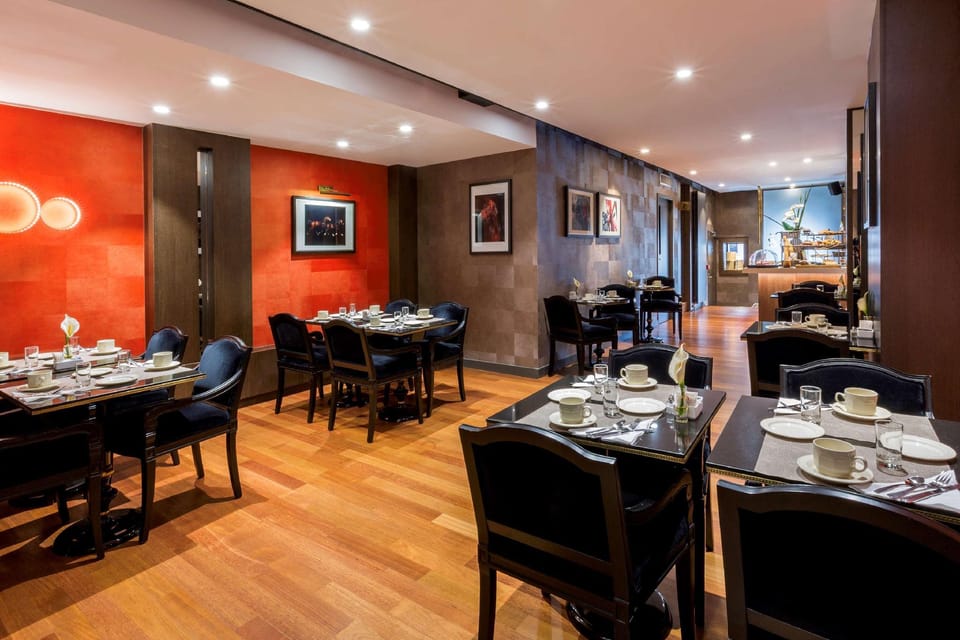 Best Western Premier Hotel de la Poste & Spa Hotel in Troyes