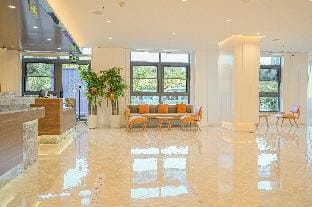 Hanting Hotel Qingdao Development Zone Shandong University of Science and Technology North Gate Hotel in Qingdao