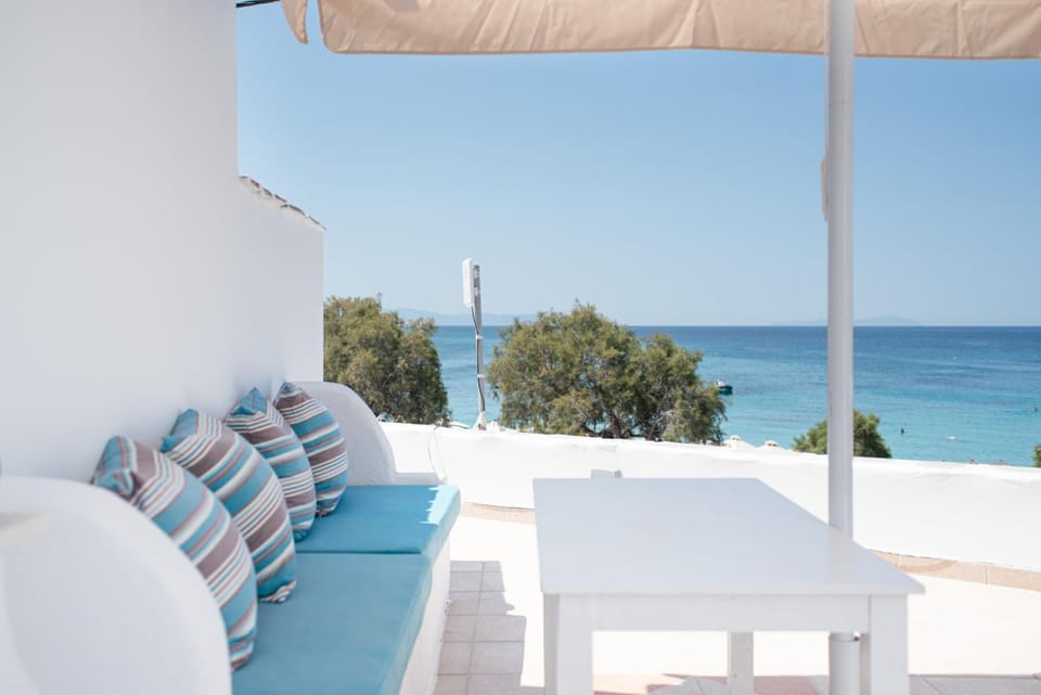 Deep Blue Hotel in Agios Prokopios