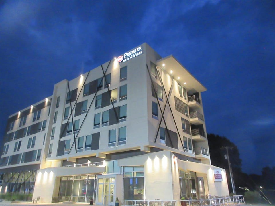Best Western Premier Springfield Plaza District Hotel Hotel in Springfield