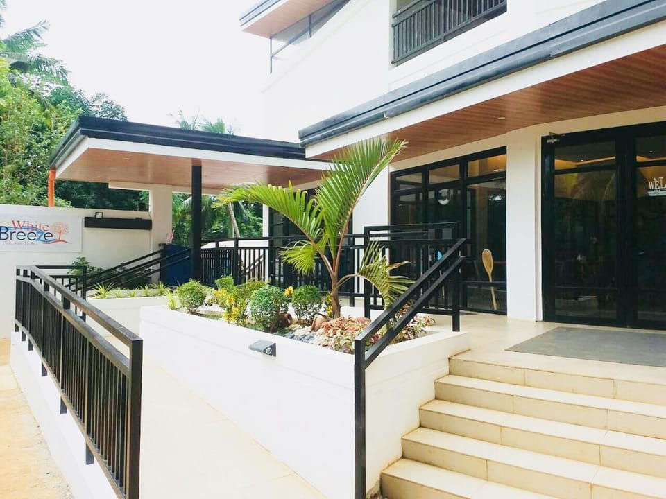 White Breeze Palawan Boutique Hotel Hotel in Puerto Princesa