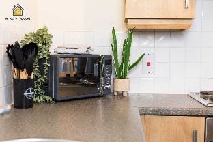 Spacious 2Bedroom 2Bathroom Flat in Warrington. Hotel in Warrington