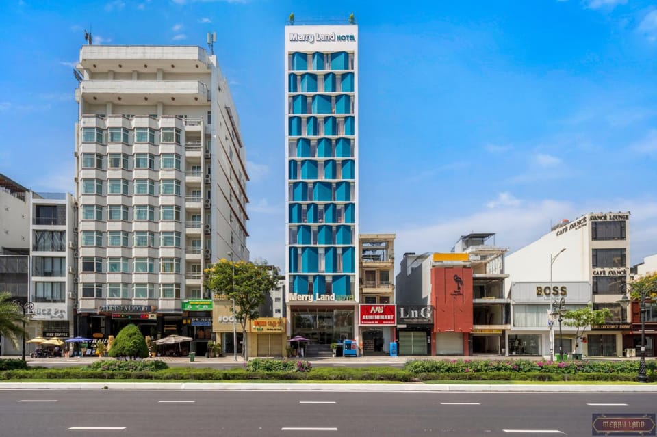 Merry Land Hotel Da Nang  Hotel in Da Nang