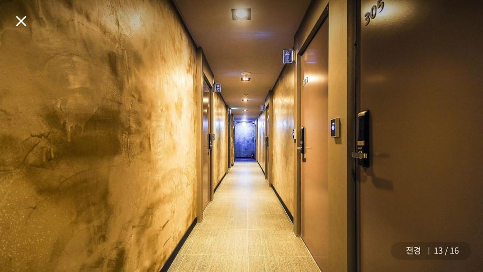 Louis Hotel Seomyeon Motel in Busan