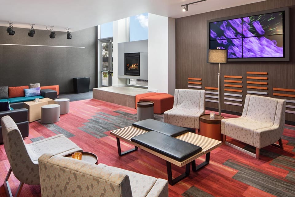 Aloft Seattle Sea-Tac Airport Hotel in SeaTac