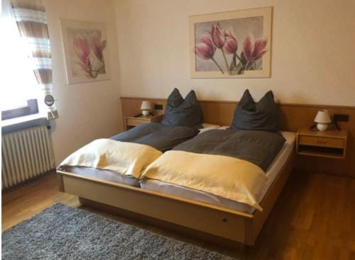 Lenche Gasthaus Neumayer Inn in Rhineland-Palatinate