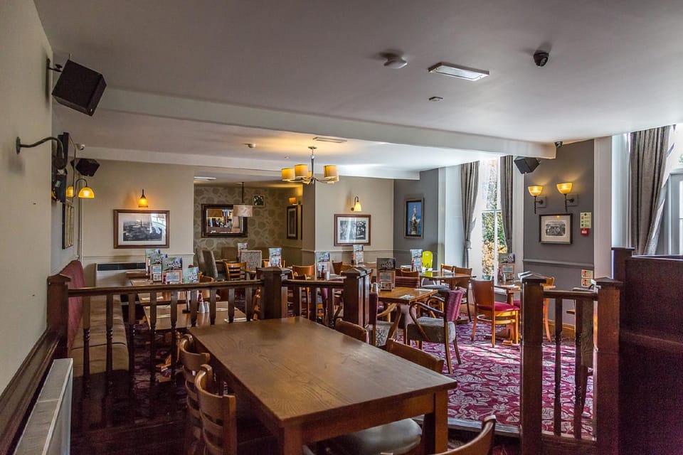 THE LORD NELSON HOTEL Hotel in Wales