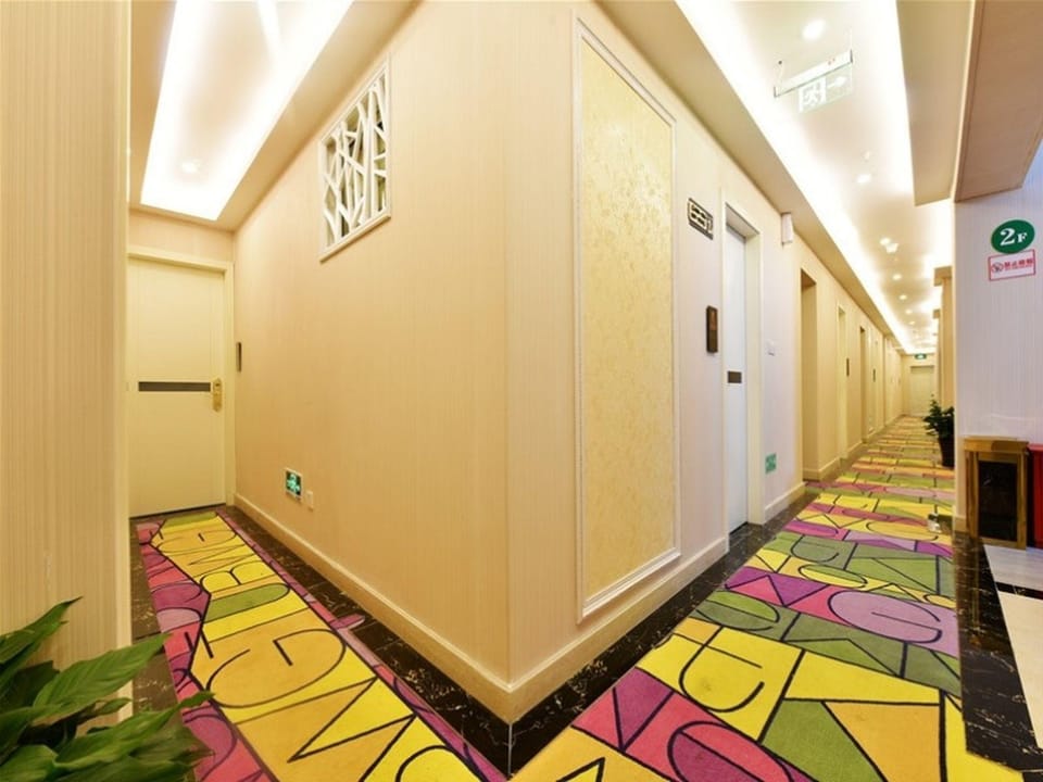 Shell Hotel Shanghai Baoshan Hutai Road Branch Hotel in Shanghai