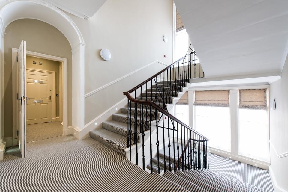 Royal Princes Suites Hotel in Edinburgh