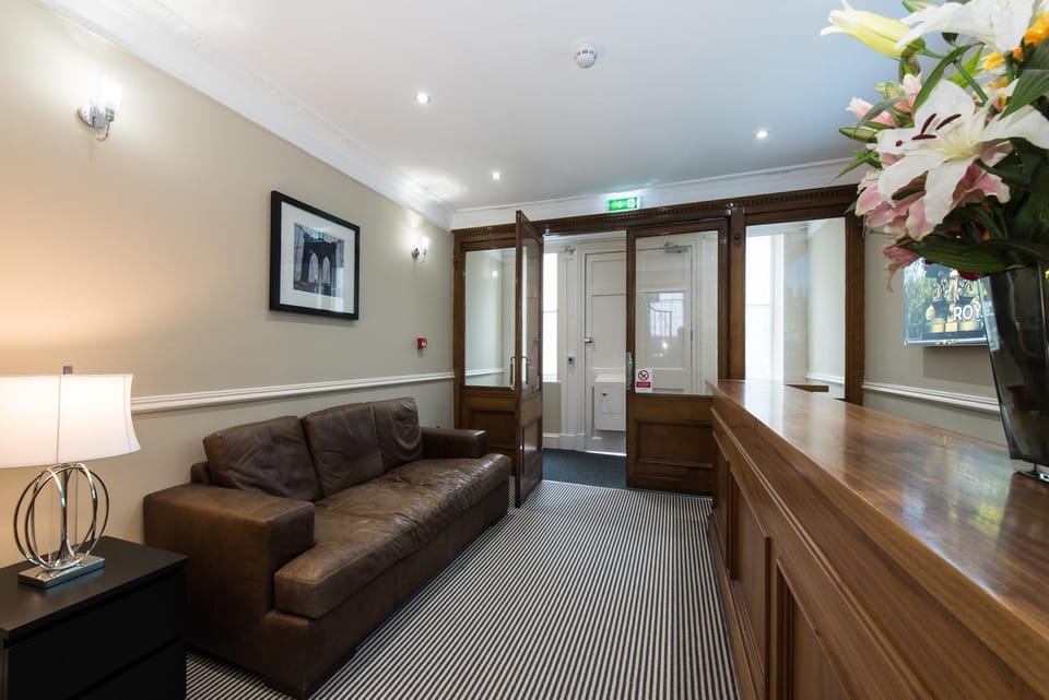 Royal Princes Suites Hotel in Edinburgh