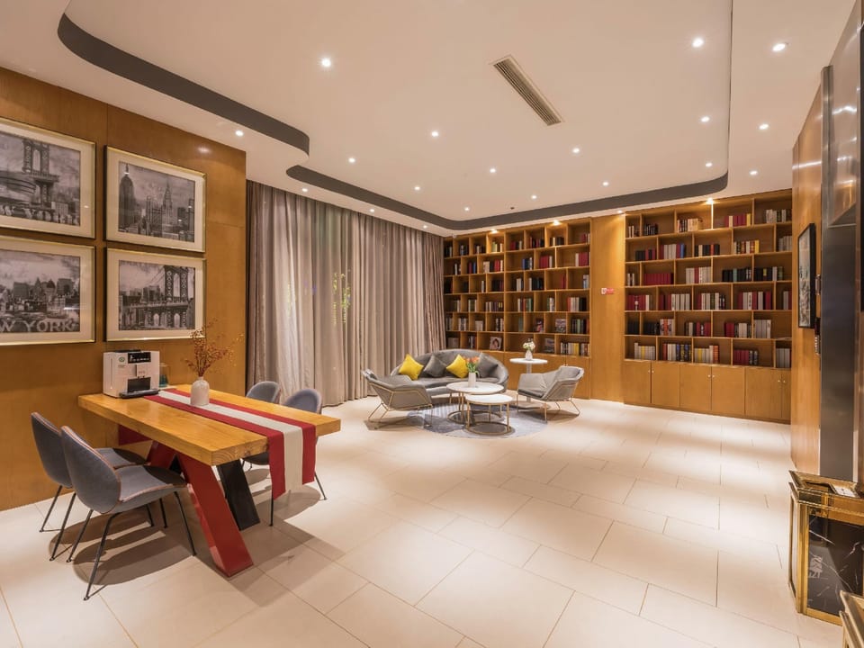 Starway Hotel Huzhou Wuyue Plaza Taihu Road Hotel in Suzhou