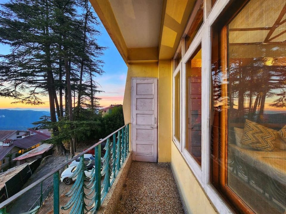 Hotel Pine View Hotel in Shimla