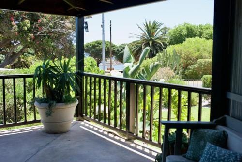 Homely Seastay Hotel in Cape Town