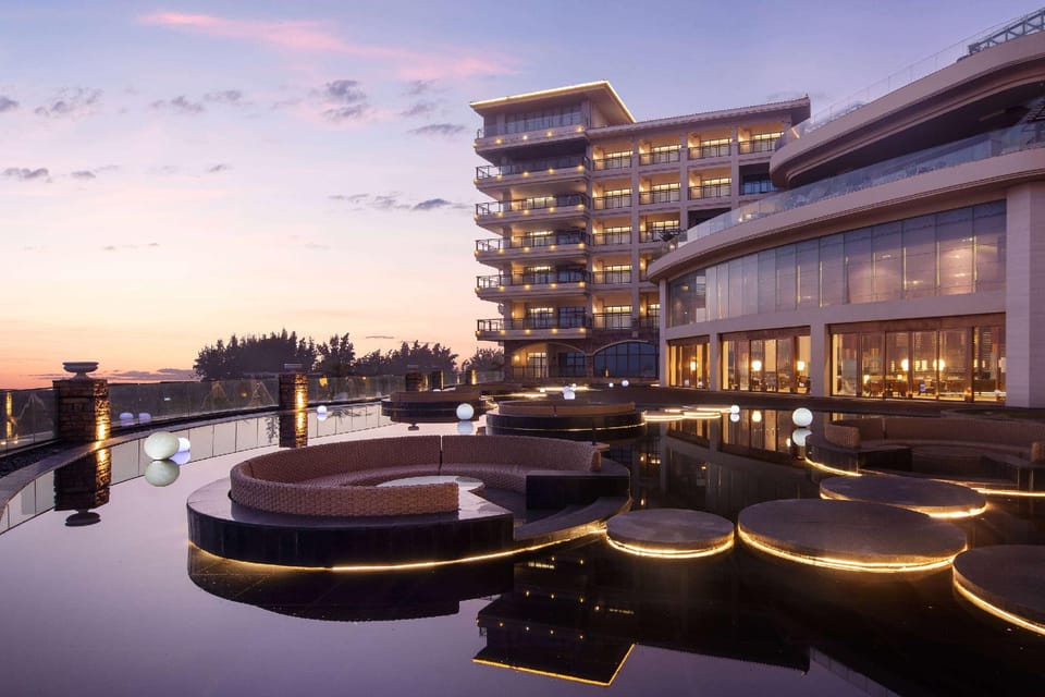 Days Hotel by Wyndham Fangchenggang Bailang Beach Hotel in China
