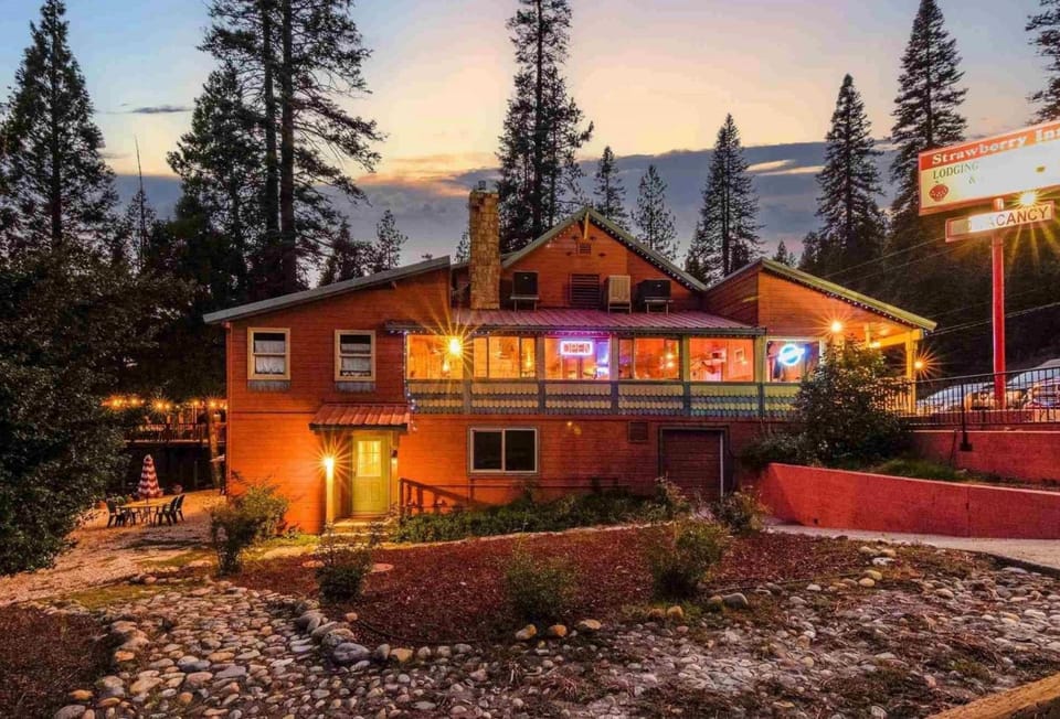 StrawberryInn River Front Resort Inn in Tuolumne County