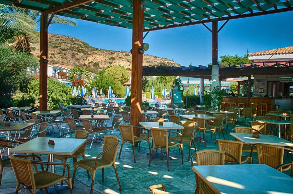 Hylatio Tourist Village Apartment hotel in Pissouri