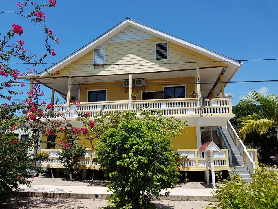 Serenade Hotel Hotel in Placencia