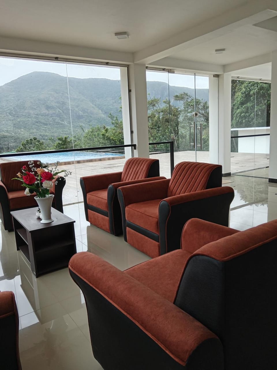 CRYSTAL RIVERSTON DECK Hotel in Central Province