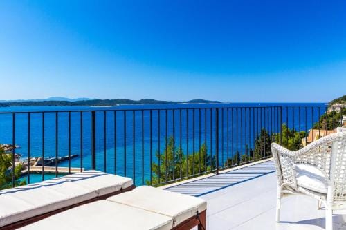 Blue Bay Residence Hotel in Hvar