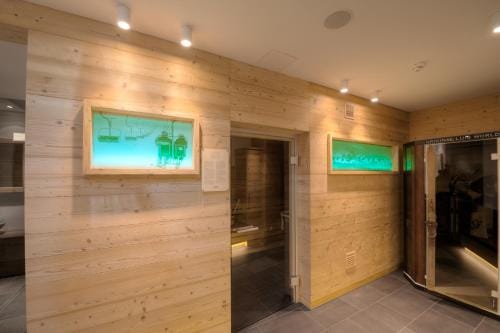 Wolfs Aparts + More Hotel in Ischgl