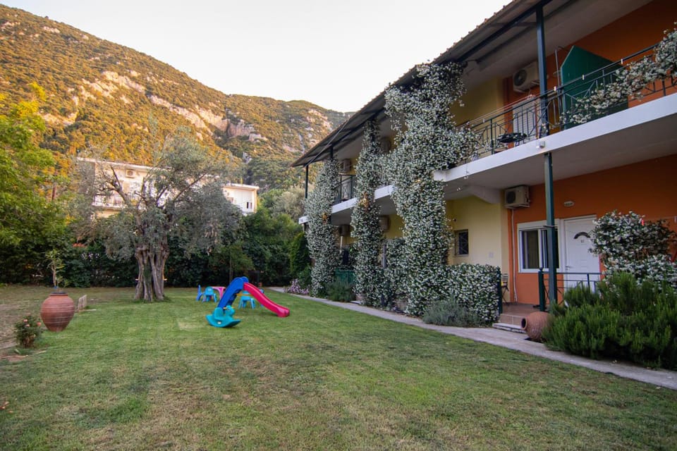 Tsertos Apartments Apartment hotel in Peloponnese, Western Greece and the Ionian
