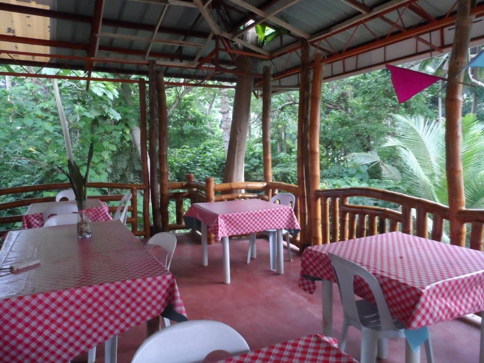Victoria Guest House and Cottages Hotel in Puerto Princesa