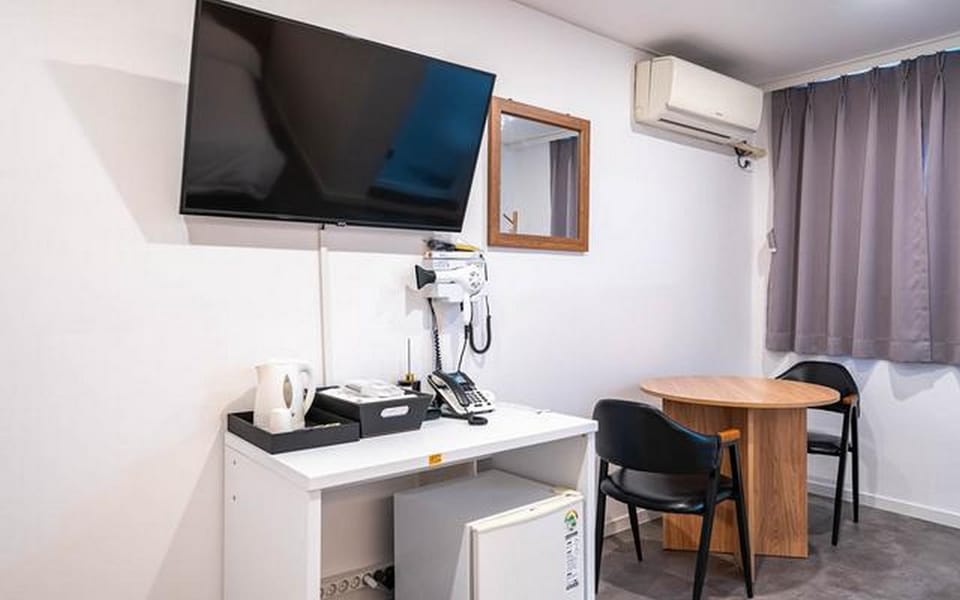 Jongno (Daehakro) Hyehwa Inn Motel in Seoul