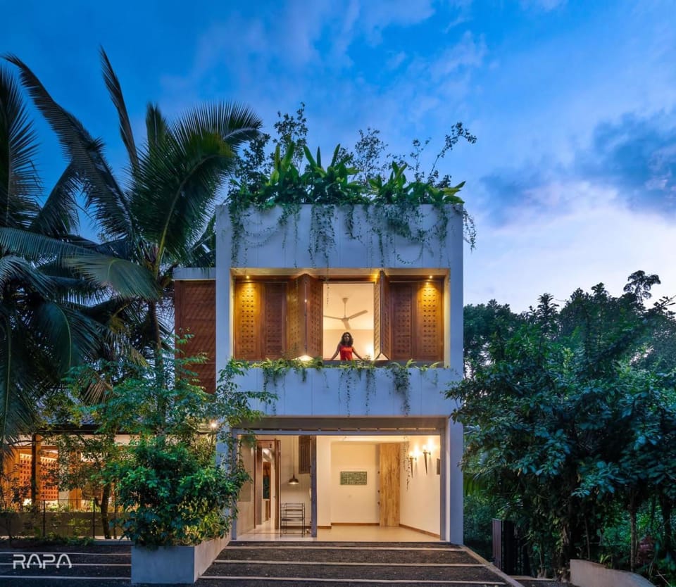 Paradise Itzu Hotel in Central Province