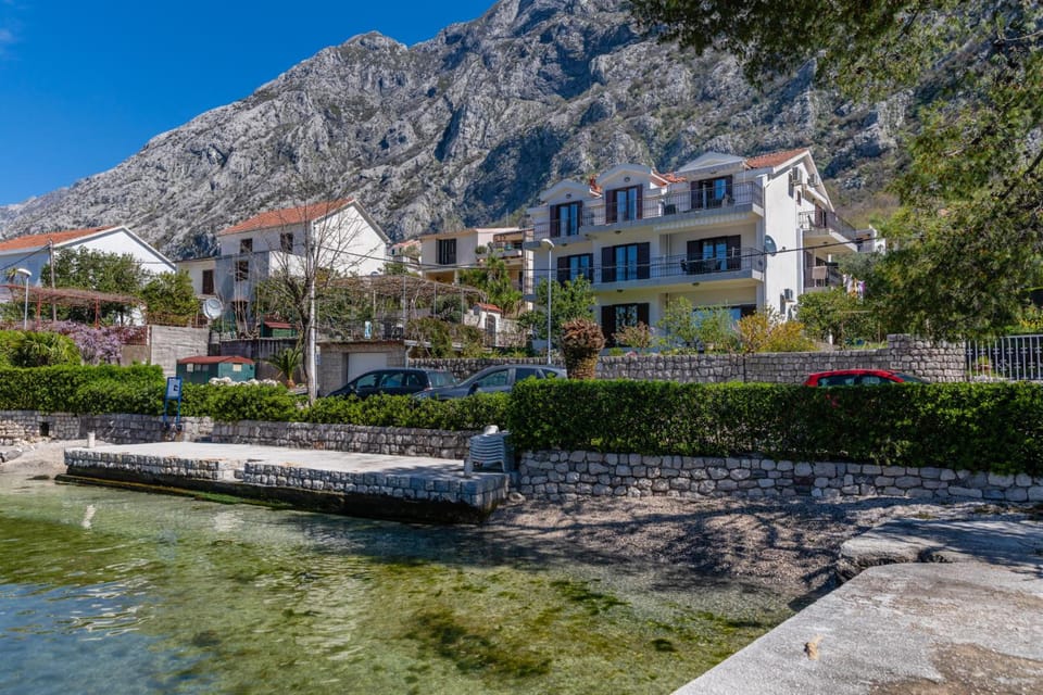 Apartments Miramar Hotel in Dobrota