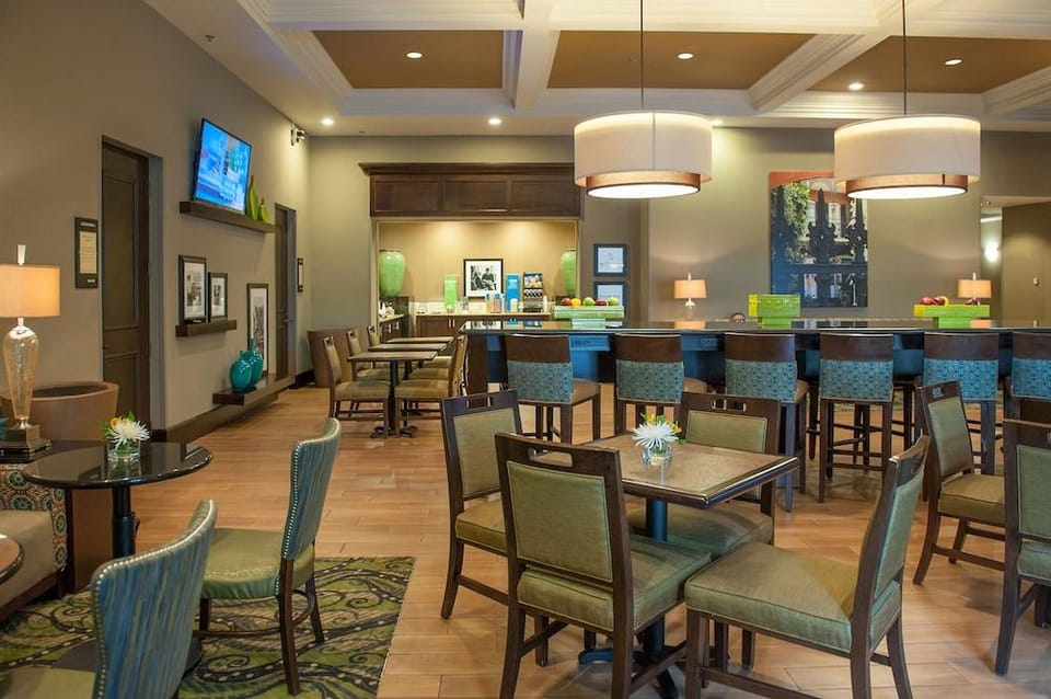 Hampton Inn & Suites New Orleans-Elmwood/Clearview Pkway, LA Hotel in Elmwood