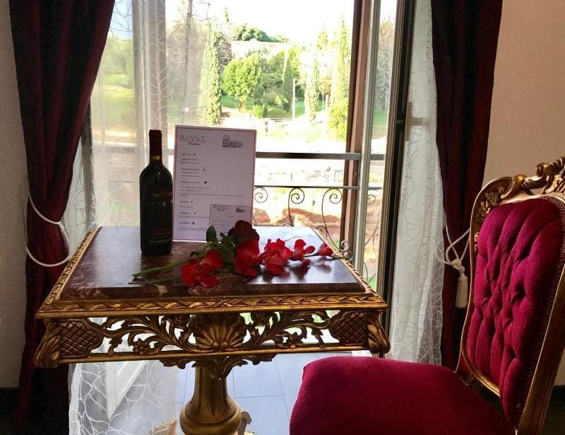 Royal Rooms Colosseo Hotel in Rome