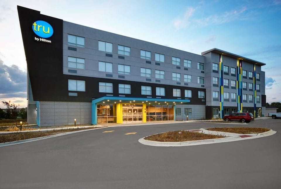 Tru by Hilton Monroe Hotel in Jerusalem Township