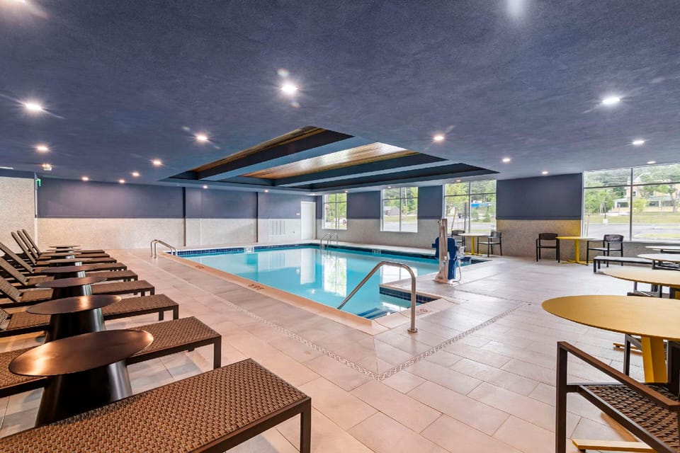 Swimming pool