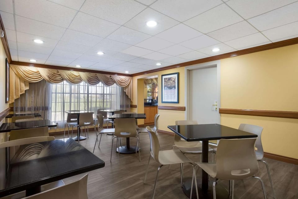 Quality Inn Near Princeton Hotel in Jersey Shore