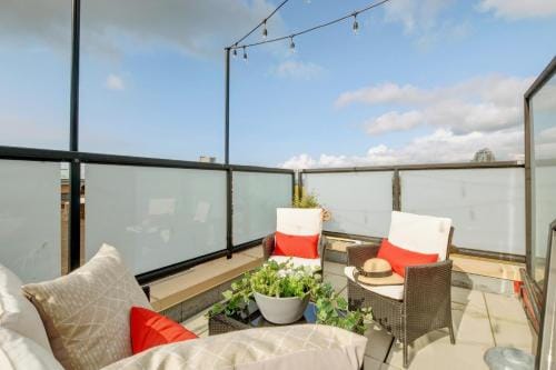 Victoria's Parliamentary Suite with Private Rooftop Patio & Harbour View Hotel in Victoria