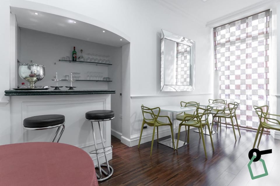Bar/lounge
