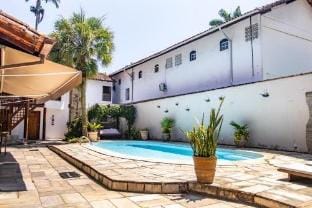 Pousada Valhacouto Hotel in Paraty