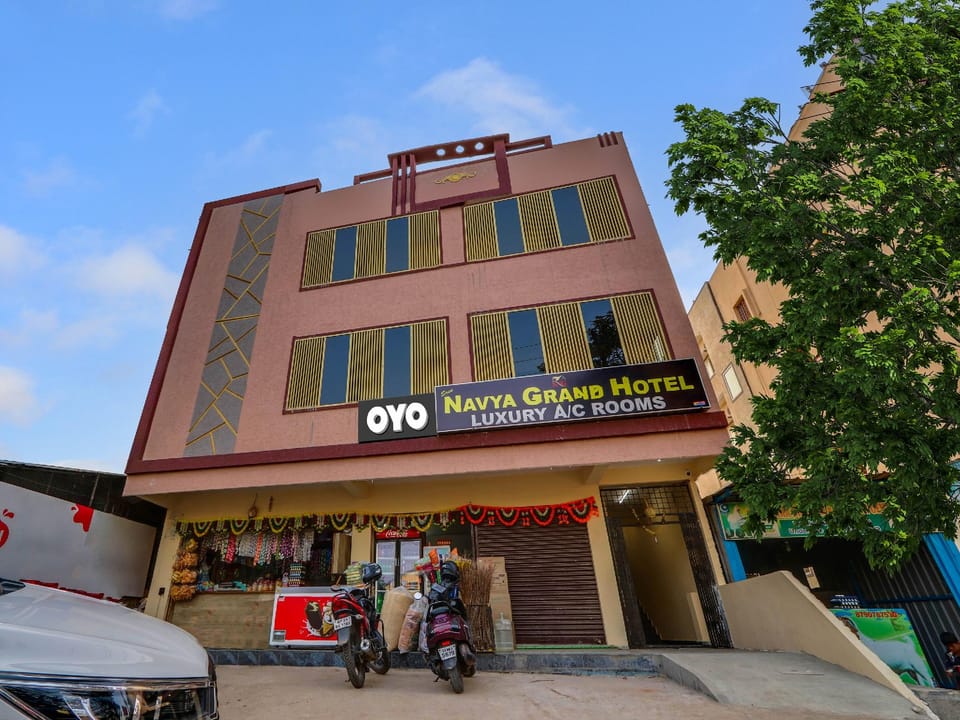 OYO SREE NAVYA GRAND HOTEL Hotel in Secunderabad