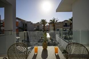 Athina Suites | A 2BD chic apartment w/shared pool Hotel in Platanias