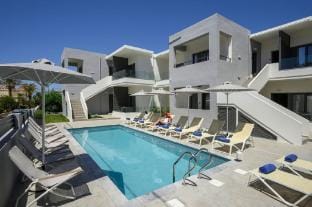 Athina Suites | A 2BD chic apartment w/shared pool Hotel in Platanias