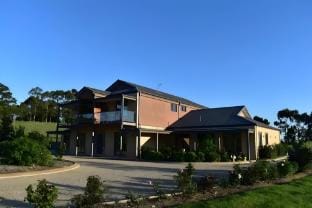 Gypsy Creek Winery Resort in Victoria